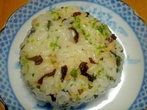 塩昆布 シーチキン 青のりおにぎり レシピ 作り方 By ひろりん1106 楽天レシピ 塩昆布 シーチキン 青のりおにぎり レシピ 作り方 By ひろりん1106 楽天レシピ